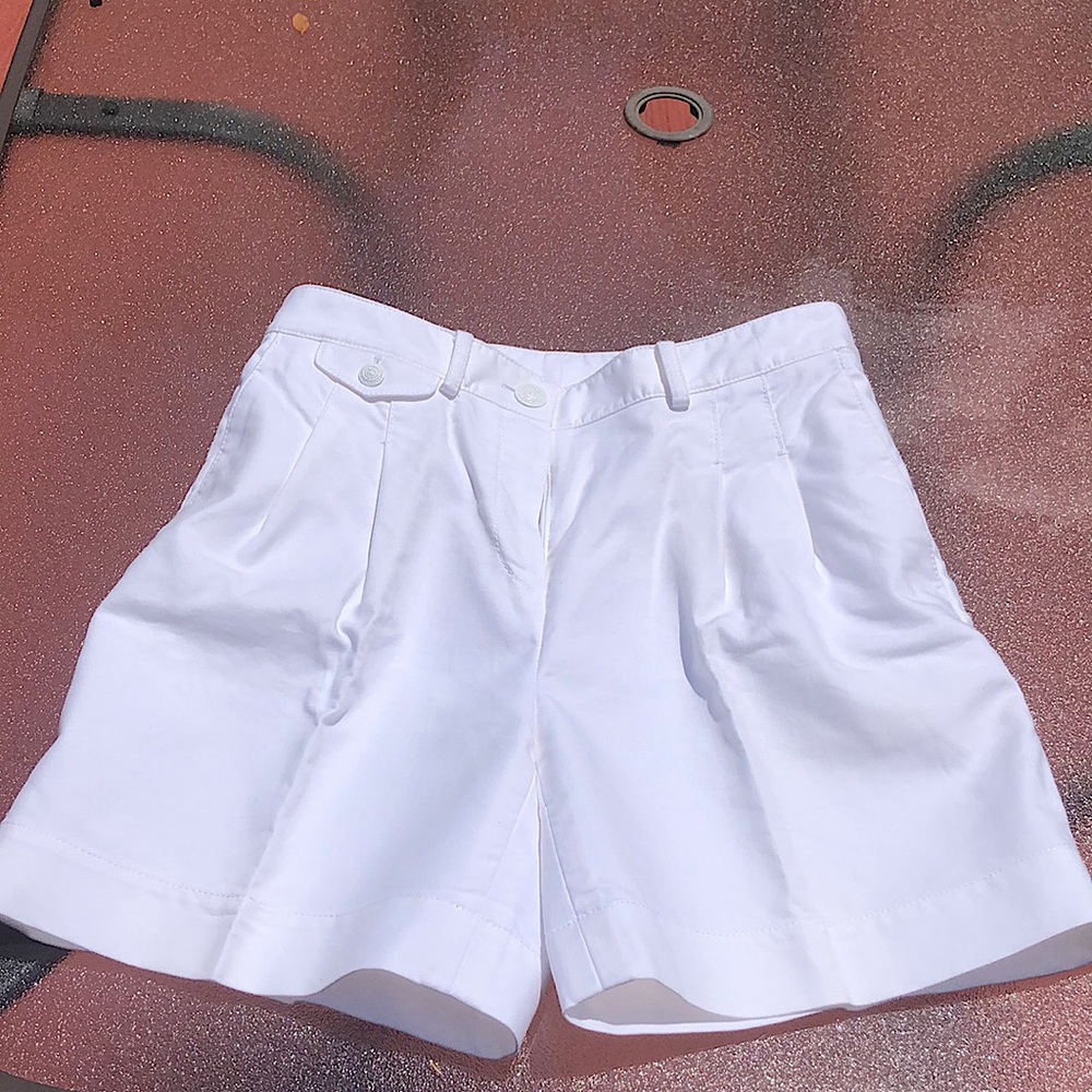 Dressy Brooks Brothers Women’s 100% White Cotton Shorts, Size 4, Like New.